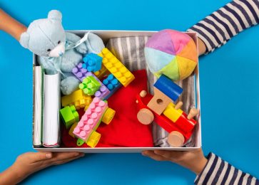 Emotional development of children through choosing right playing toys